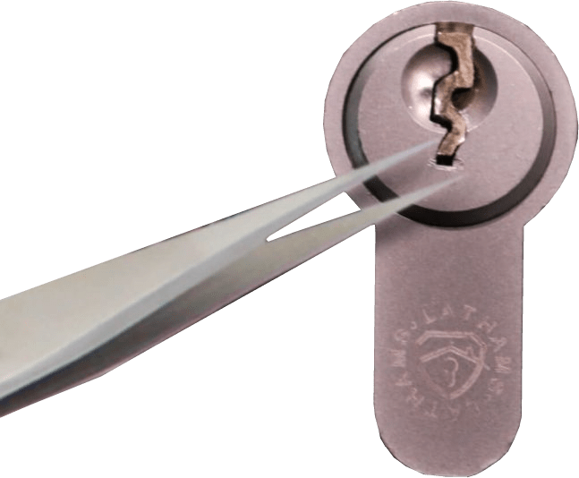 Removing-a-broken-key-with-tweezers